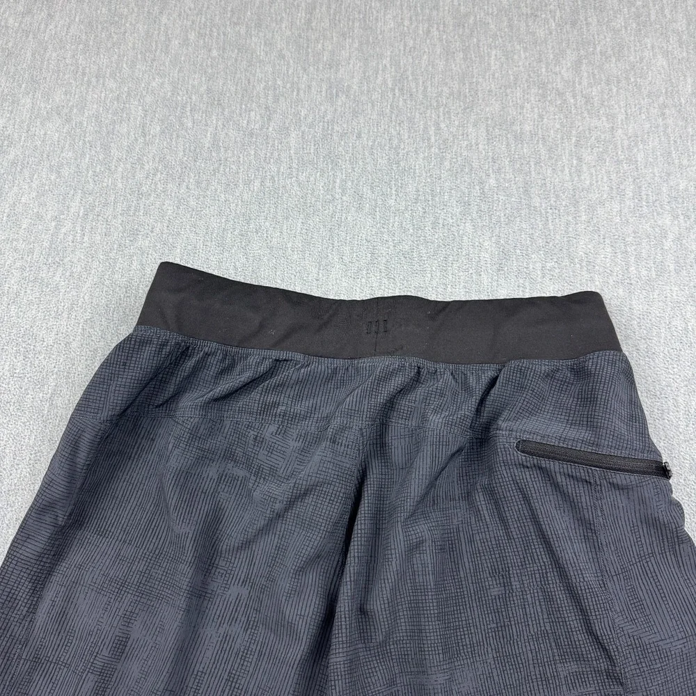 Lululemon Shorts Men Small Gray T.H.E. Running Workout Logo Gym Stretch Training